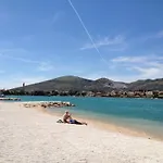 Kapetanovi Dvori *