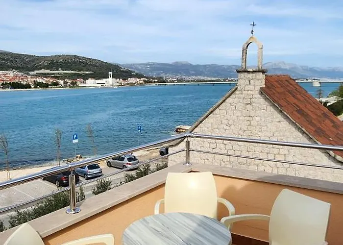 아파트 카페타노비 드보리 *