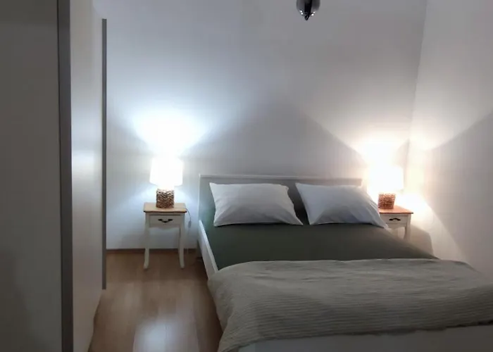 아파트 카페타노비 드보리 *