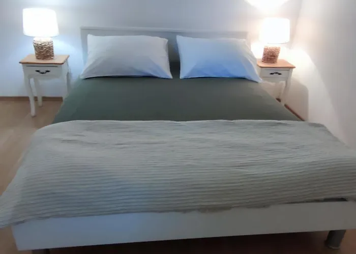 아파트 카페타노비 드보리 트로기르