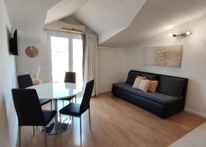 카페타노비 드보리 * 트로기르