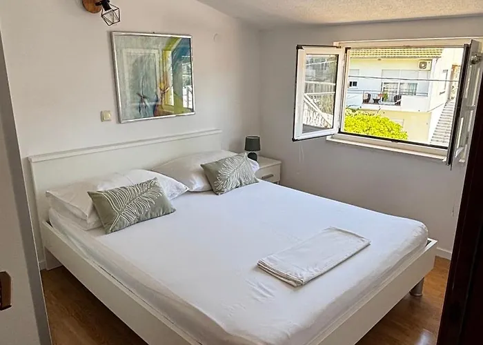 아파트 카페타노비 드보리 *