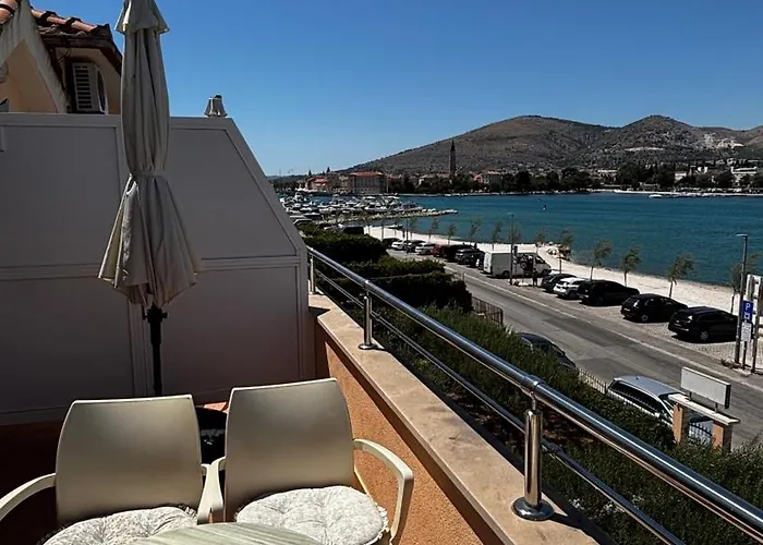 카페타노비 드보리 아파트 트로기르