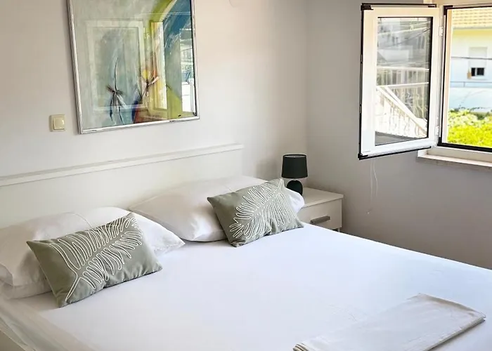 카페타노비 드보리 * 트로기르